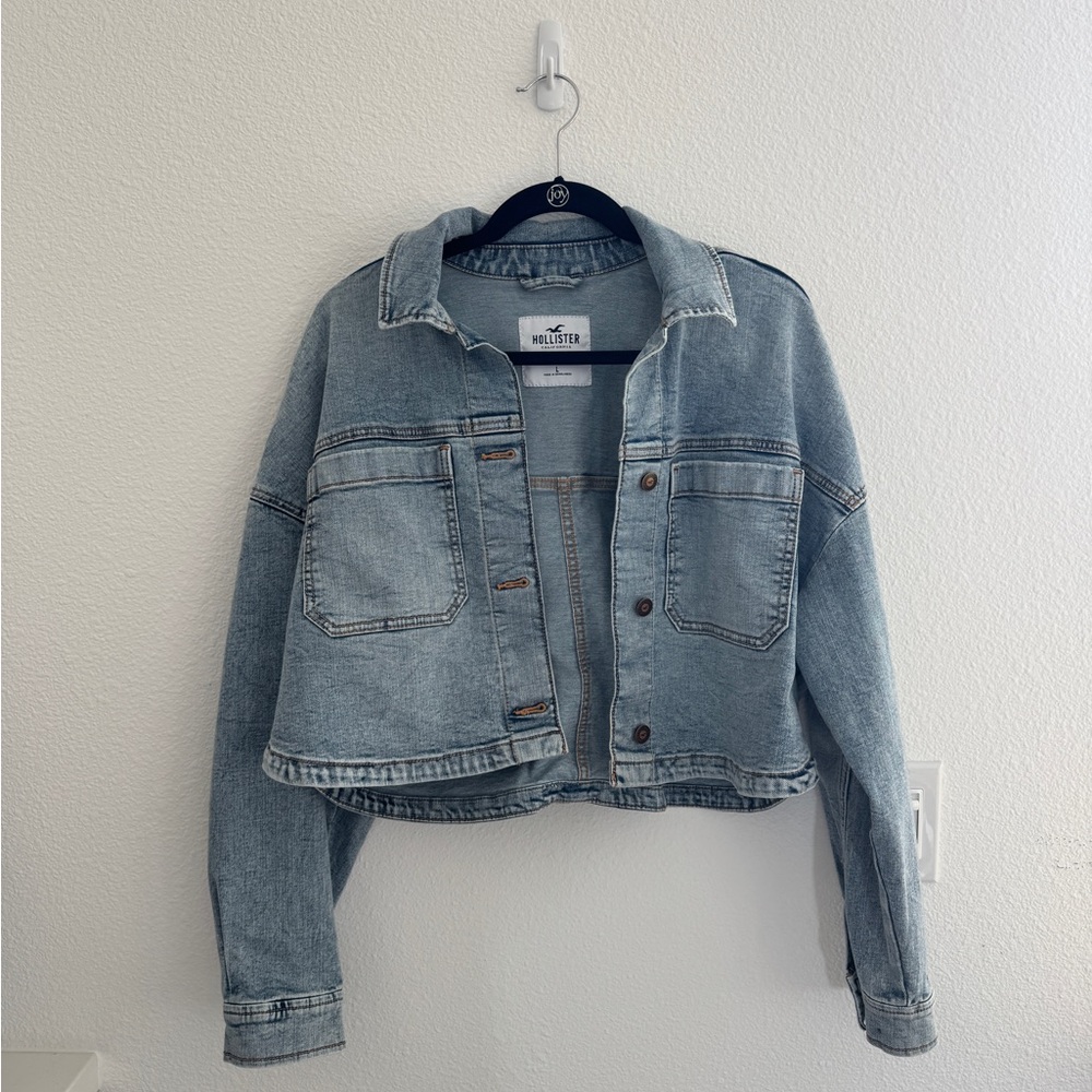 Hollister Women's Light Blue Cropped Denim Jacket